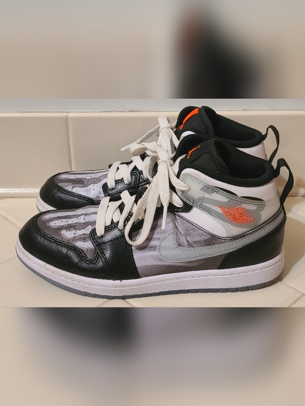 Jordan 1 Mid SS X-Ray PS Size 3Y